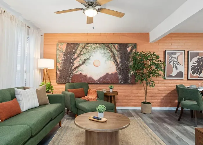 Apartment Stylish Swimming Pool, King Bed! - Tempe